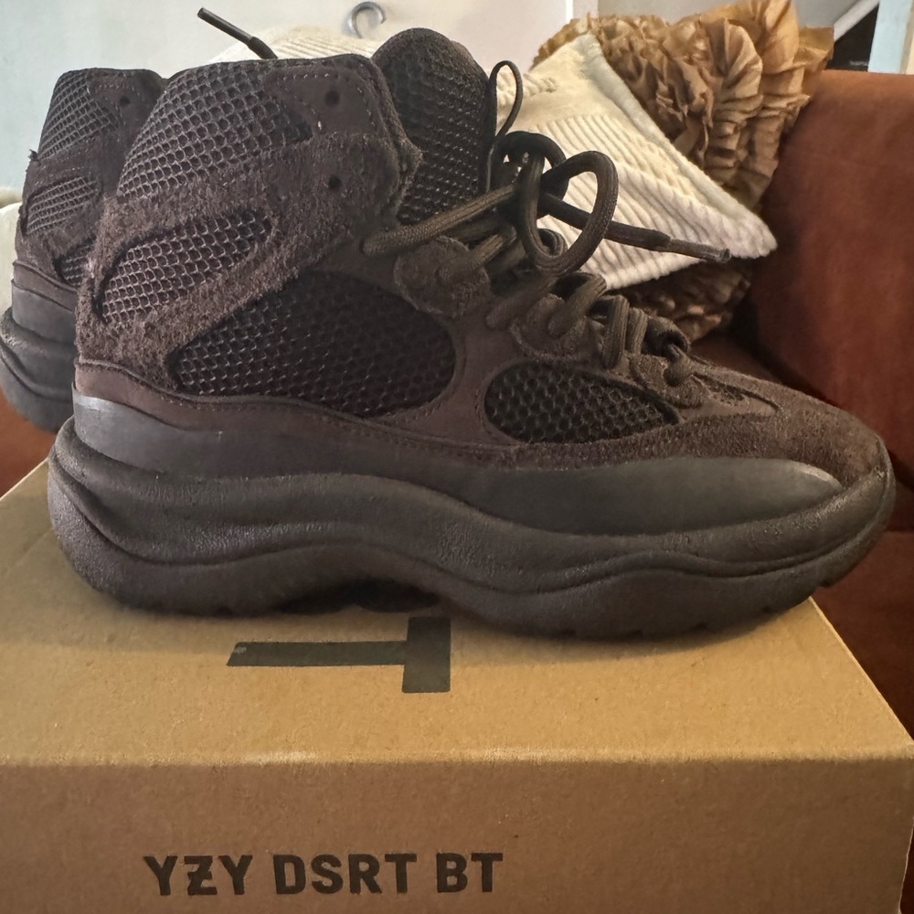 Adidas YZY DSRT BT Boots in Dark Brown